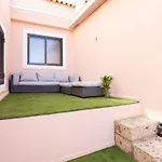 Romantic Retreat In Prime Position *