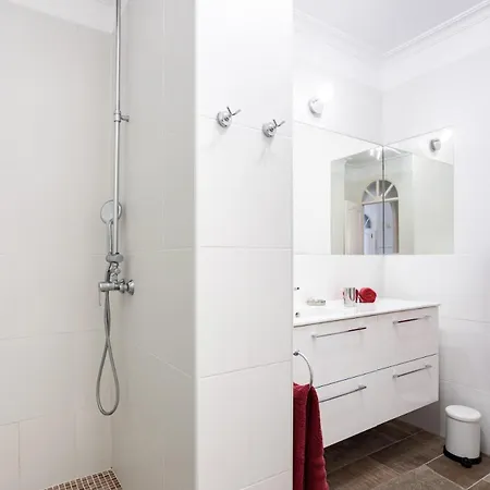 Romantic Retreat In Prime Position 아파트 *