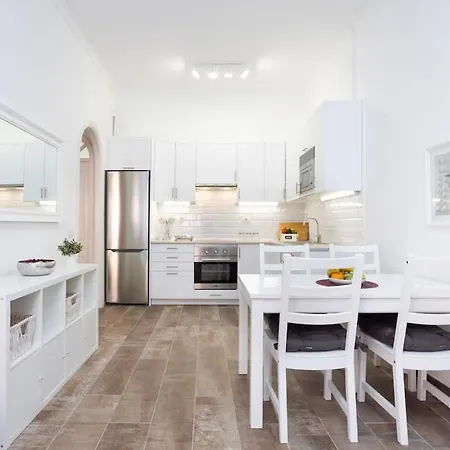 Apartment Romantic Retreat In Prime Position