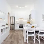 Διαμέρισμα Romantic Retreat In Prime Position