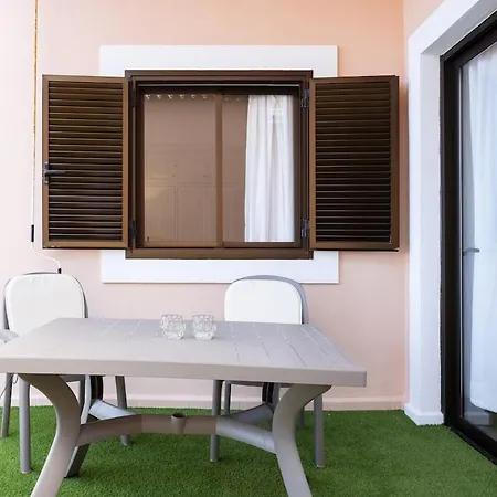 Romantic Retreat In Prime Position Appartement